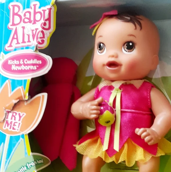 Baby Alive Kicks and Cuddles Newborn Doll - 6" Doll Bottle Does Not Retract - Picture 10 of 17